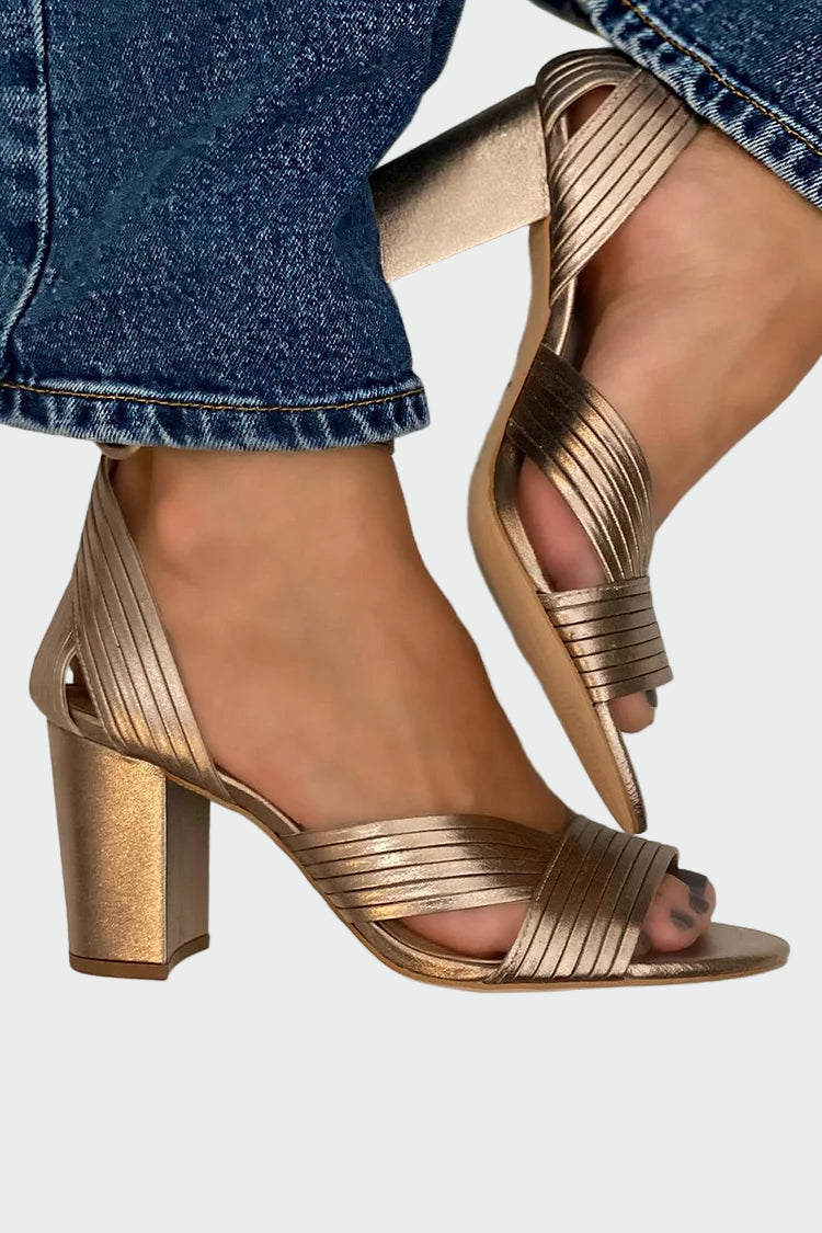 Sandalias Elegantes Lucie con Correa Diagonal para un Estilo Urbano