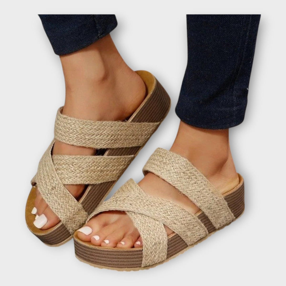 Sandalias con Plataforma y Detalles Trenzados y Amplias Correas
