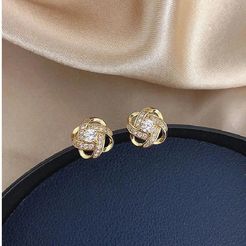 Lourdes™ | Pendientes de Espiral con Cristales
