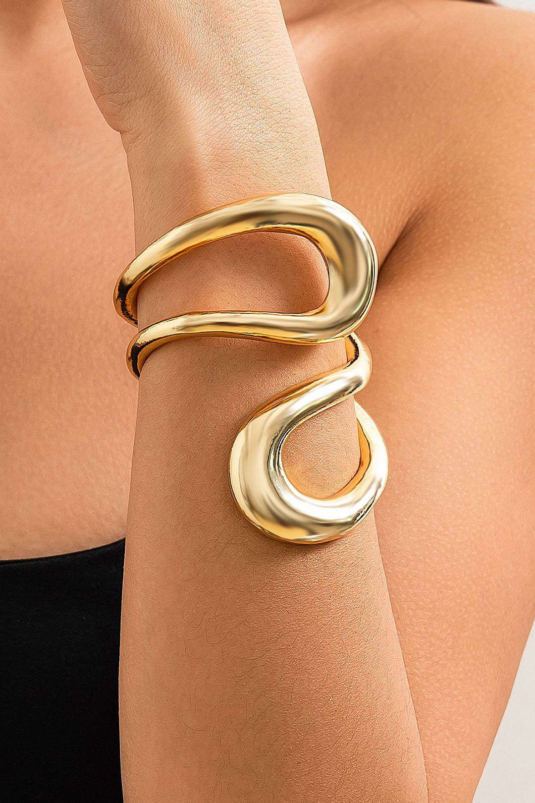 Pulsera Grabada Asimétrica