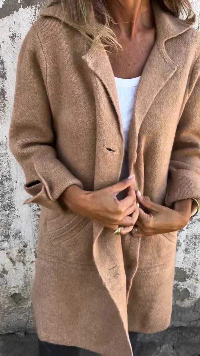 Nika - Abrigo Chic Minimalista