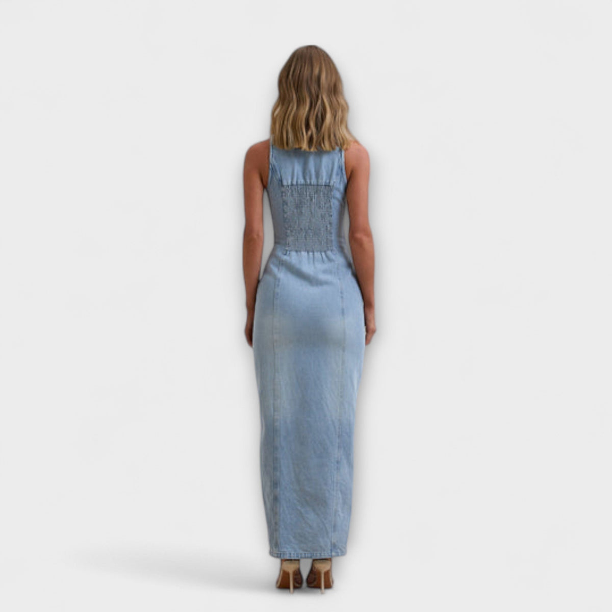Lacey - Vestido maxi de denim con un ligero lavado