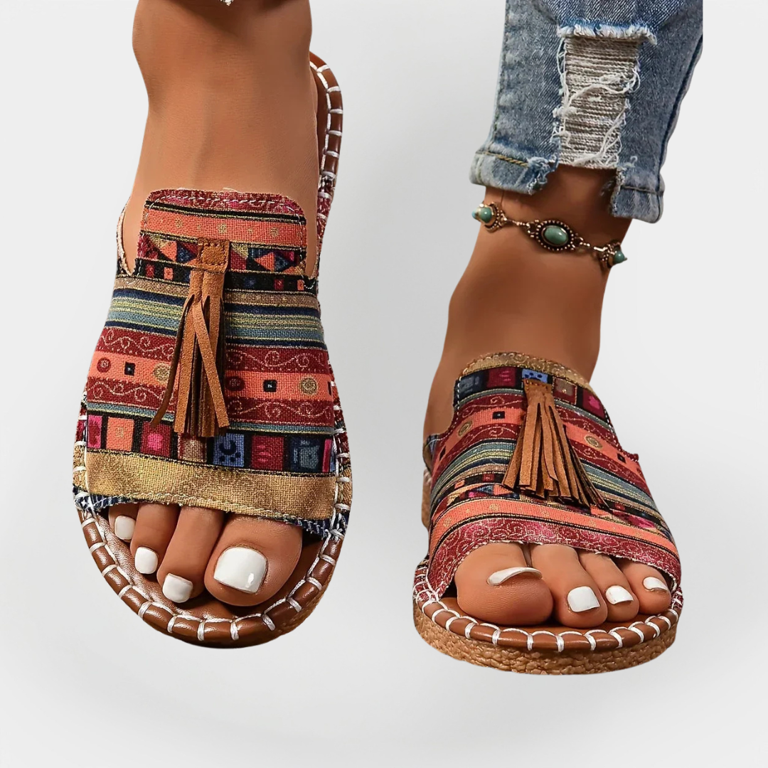 Impresionantes sandalias hechas a mano con flecos