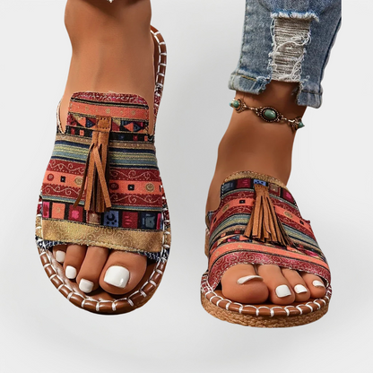 Impresionantes sandalias hechas a mano con flecos