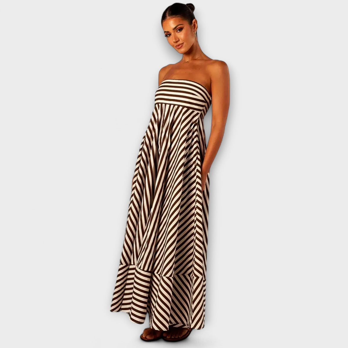 Maxi vestido Nocturnal Charm con volantes
