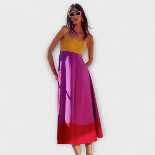 Vestido con tirantes en estilo color block