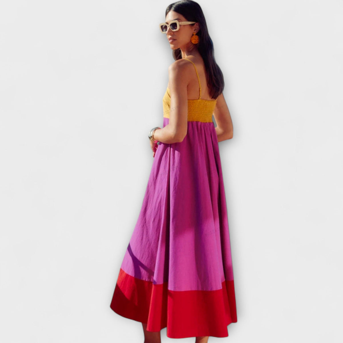 Vestido con tirantes en estilo color block