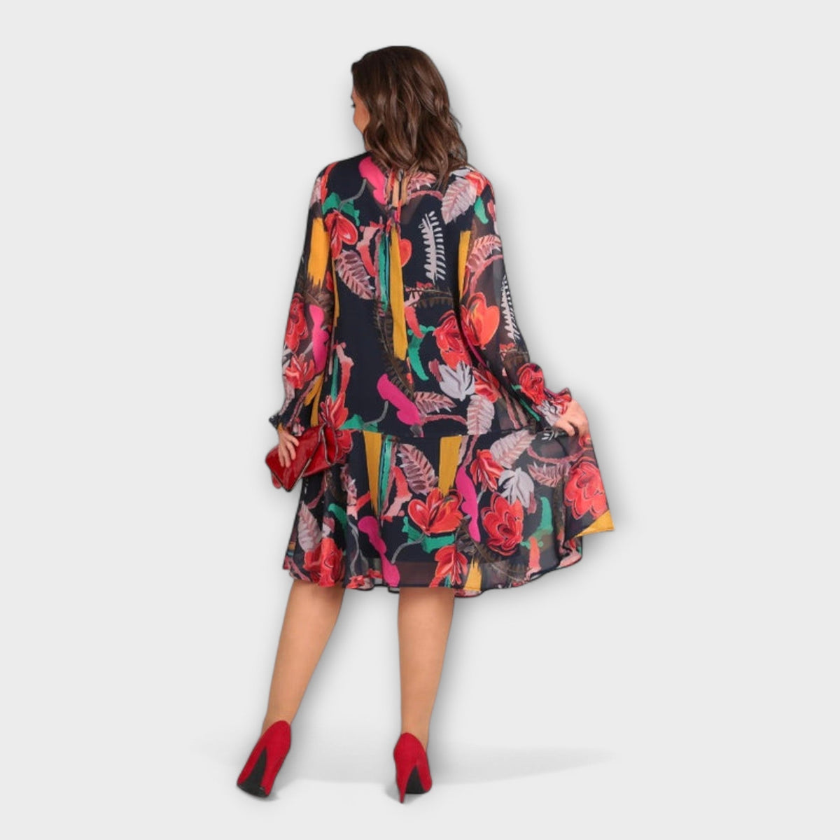 Caroline - Vestidos elegantes para siluetas generosas para el máximo confort