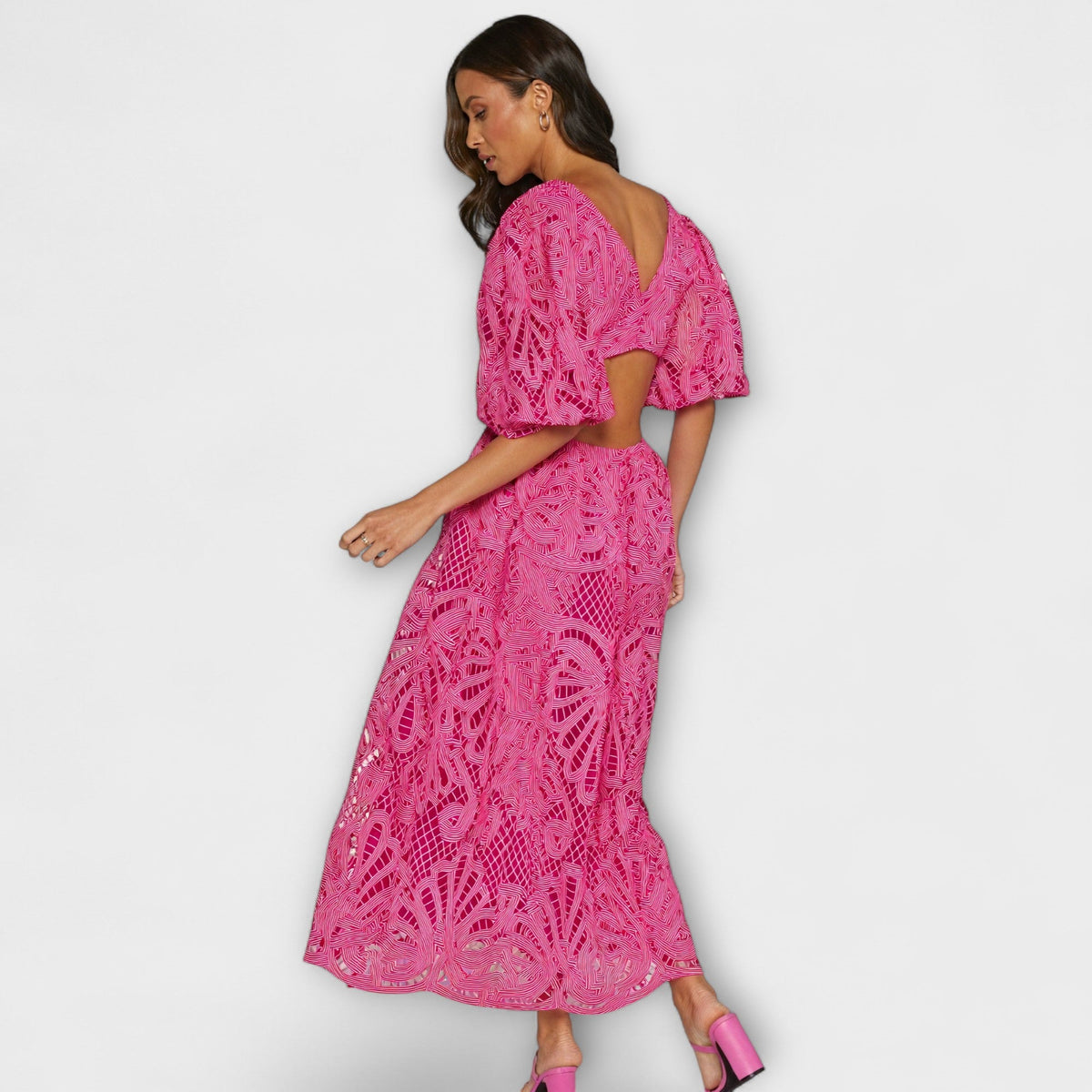 Ropa elegante con detalles delicados