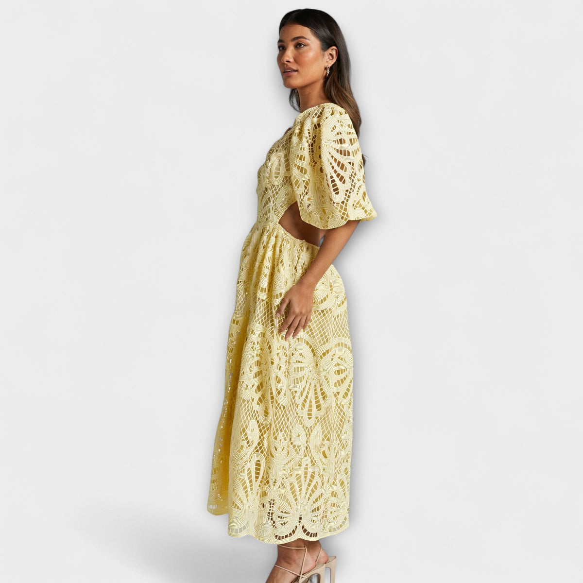 Ropa elegante con detalles delicados