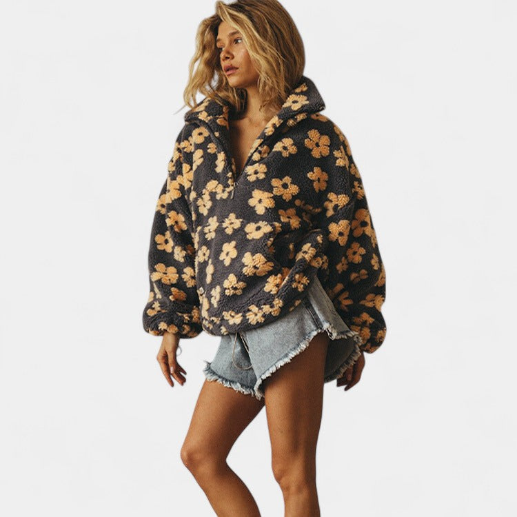 Zala – Camiseta boho cómoda con motivo floral