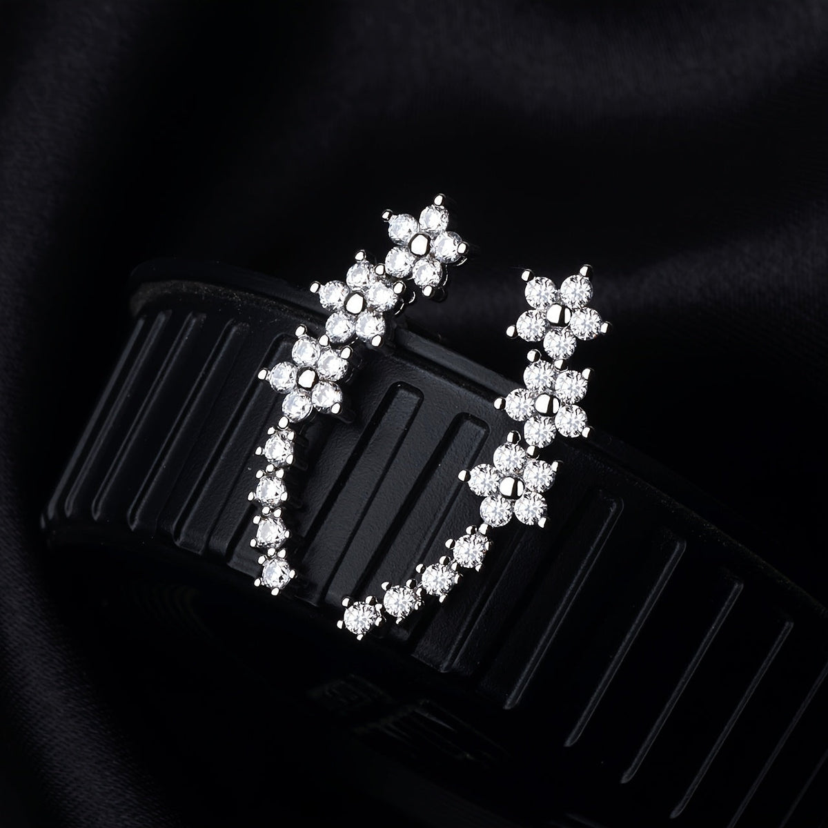 Gloria™ | Pendientes Florales Atemporales