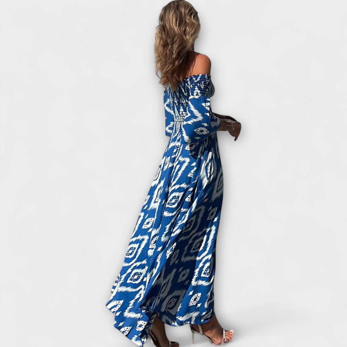 Bella - Vestido de tirantes descubiertos y océano de flores