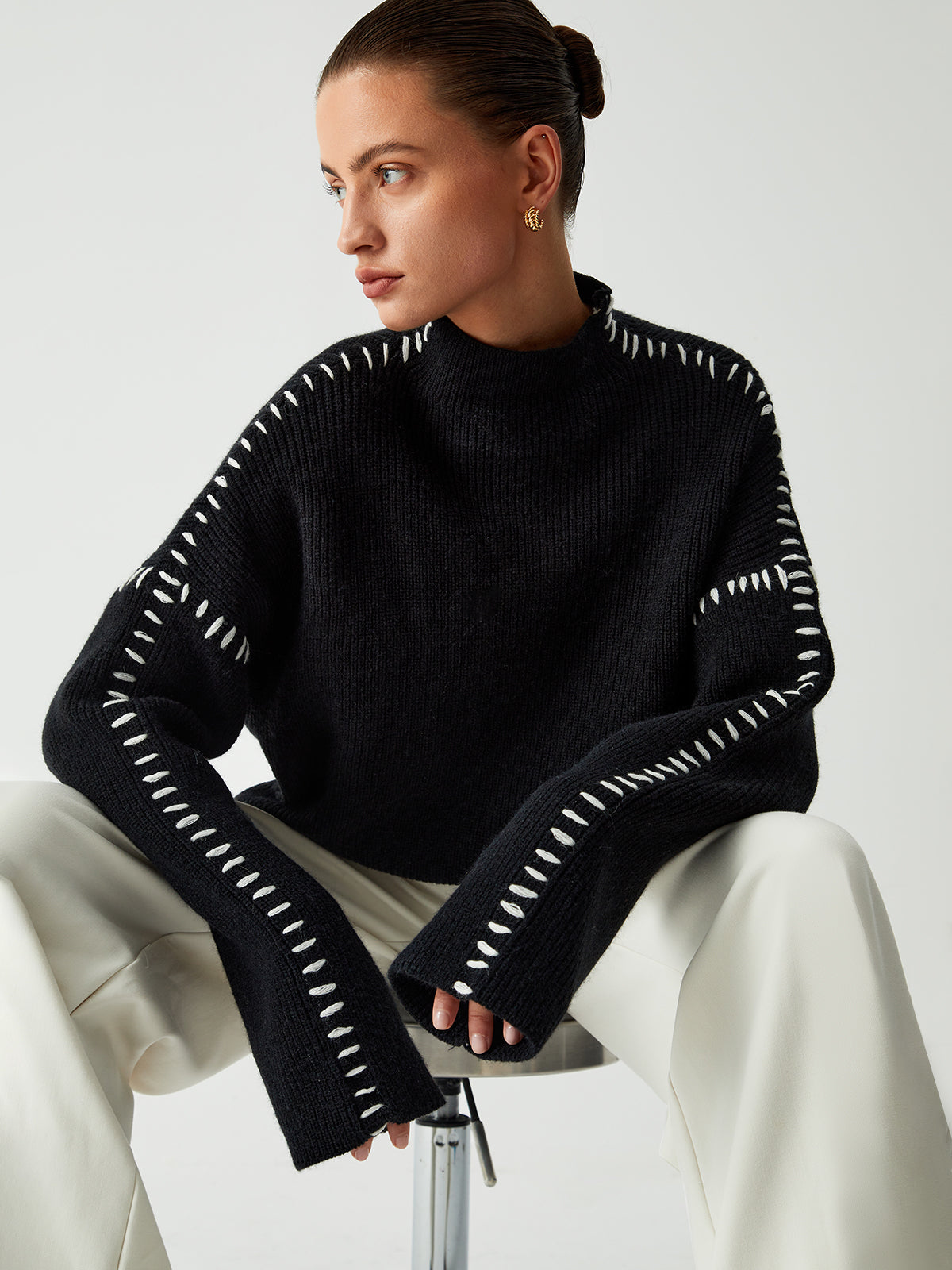 Alma | Suéter oversize con cuello alto y detalles en piqué