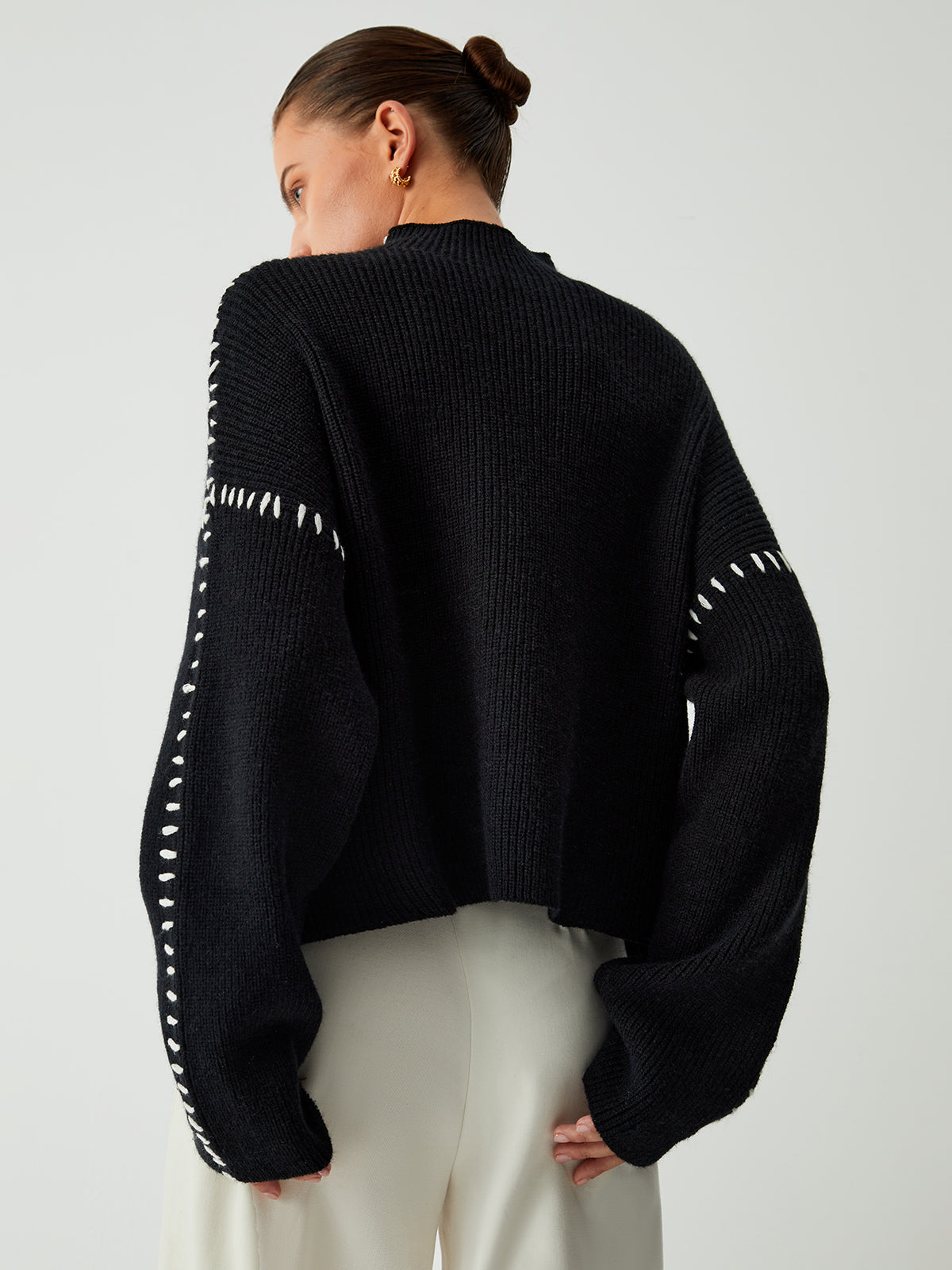 Alma | Suéter oversize con cuello alto y detalles en piqué