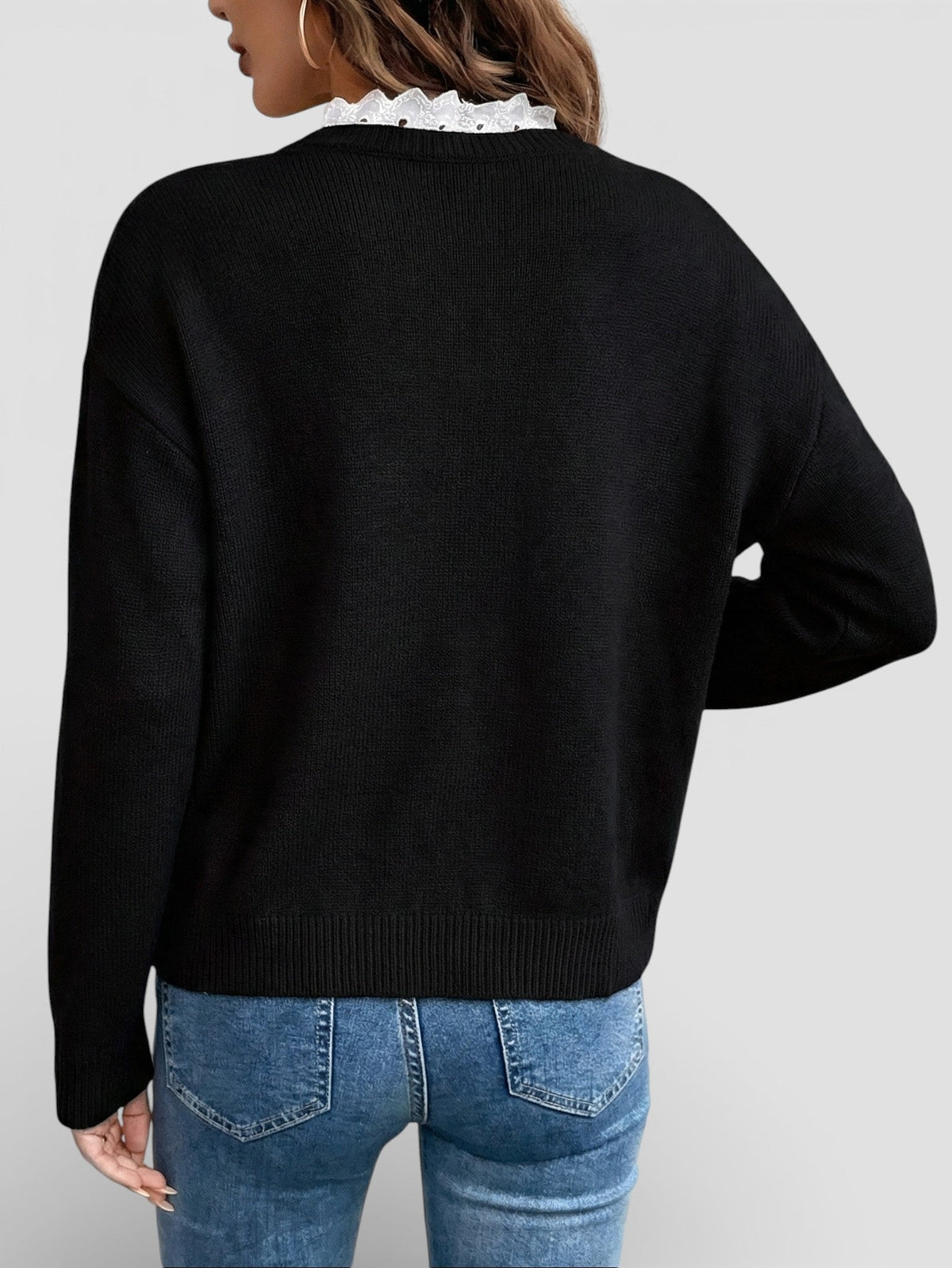 Clara | Top de punto con un elegante cuello de encaje