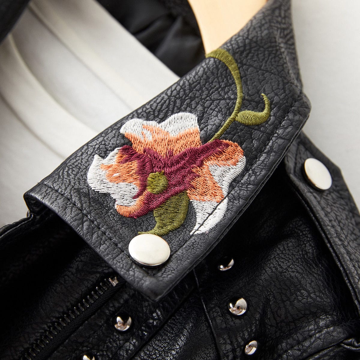 Thee - Abrigo Floral Retro Chic