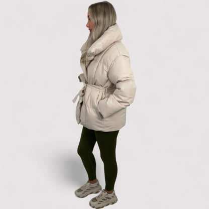 Elora™ | Chaqueta corta acolchada con bolsillo en la cintura