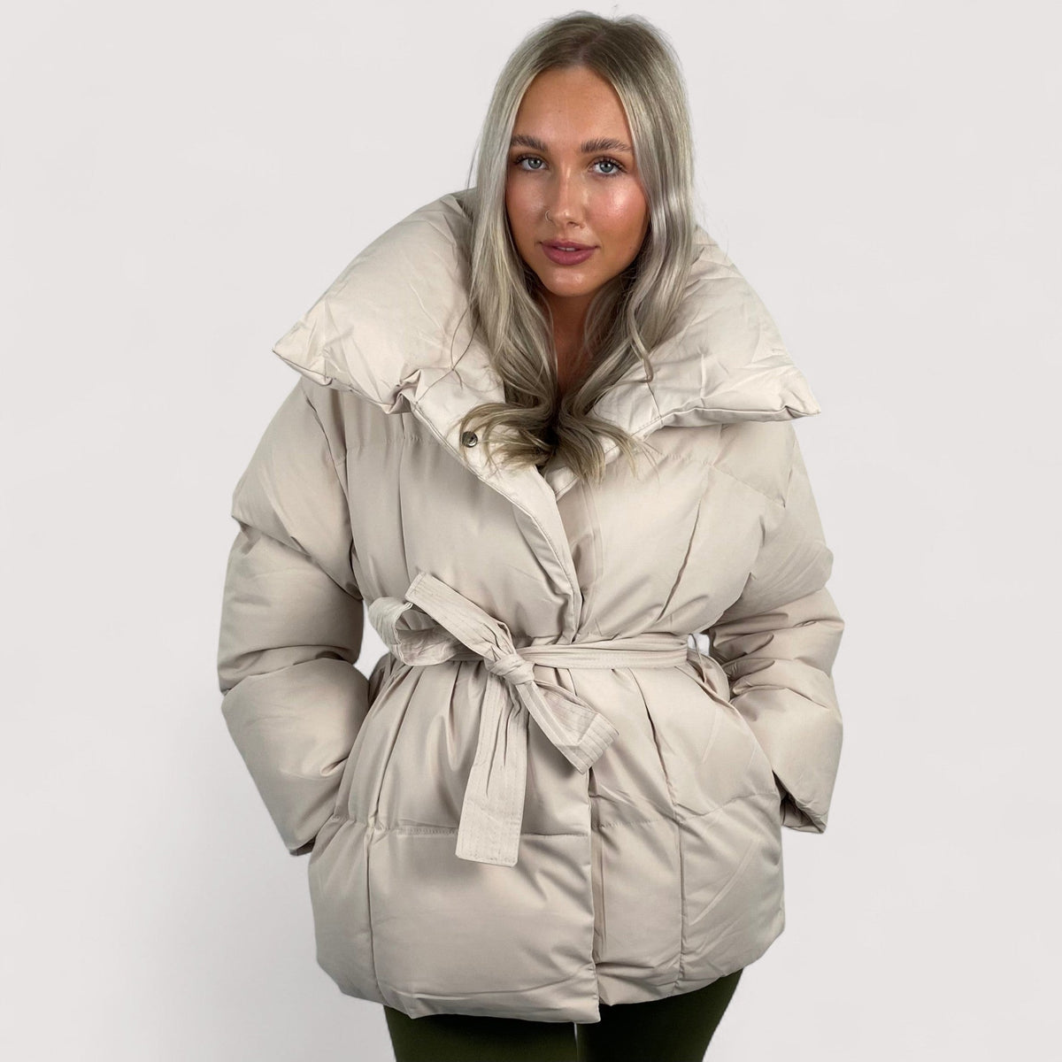 Elora™ | Chaqueta corta acolchada con bolsillo en la cintura