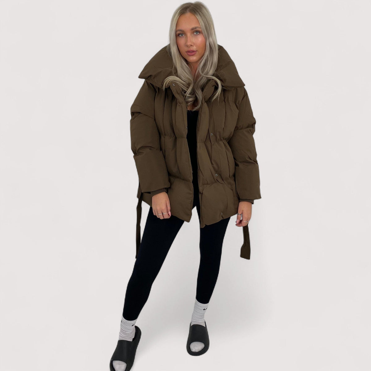 Elora™ | Chaqueta corta acolchada con bolsillo en la cintura