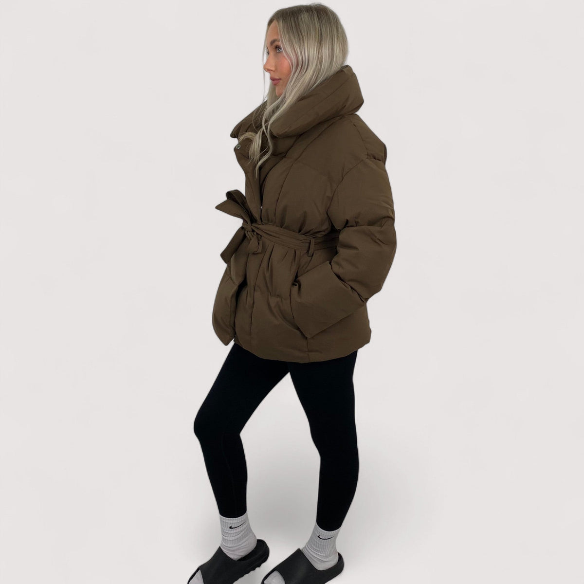 Elora™ | Chaqueta corta acolchada con bolsillo en la cintura