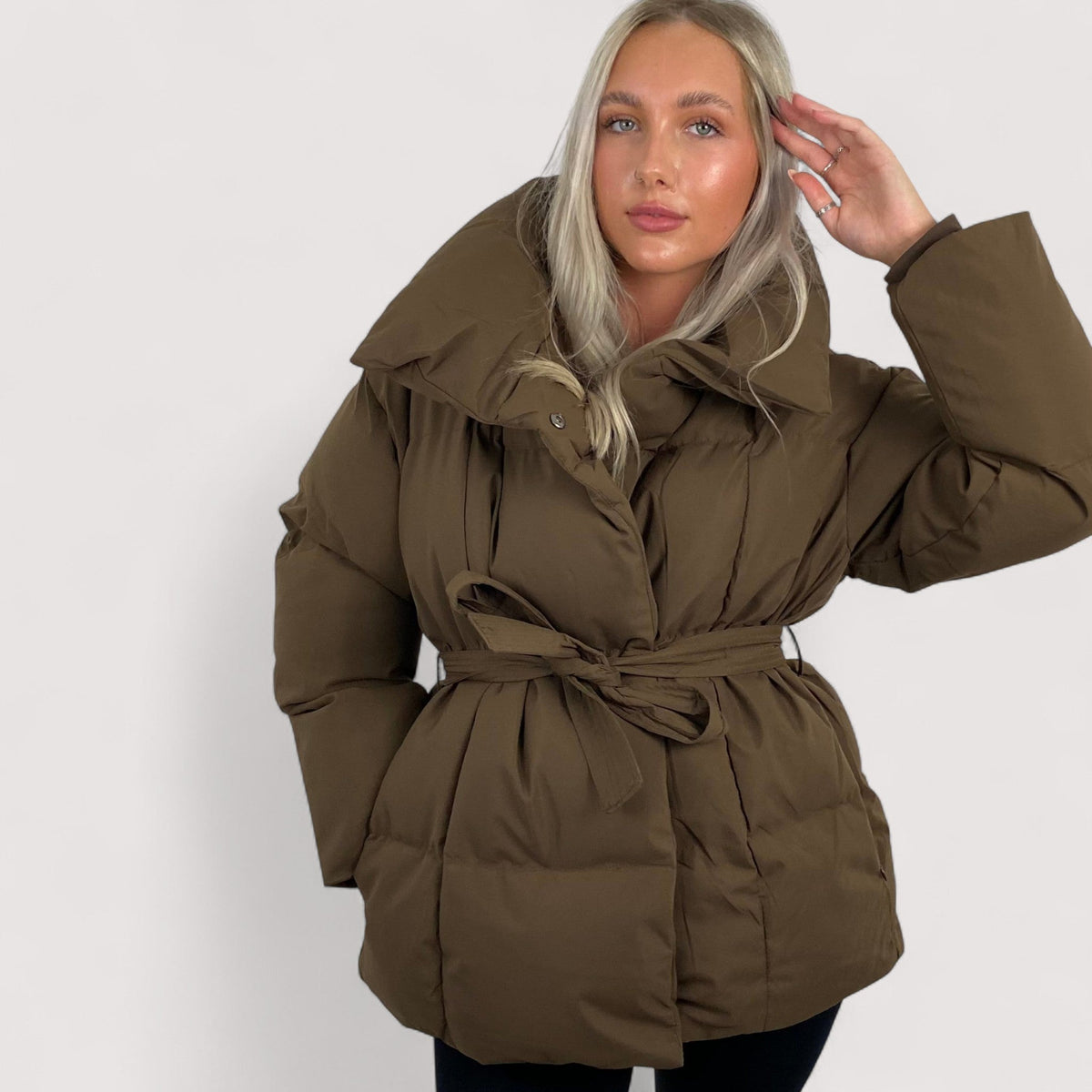 Elora™ | Chaqueta corta acolchada con bolsillo en la cintura