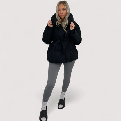 Elora™ | Chaqueta corta acolchada con bolsillo en la cintura