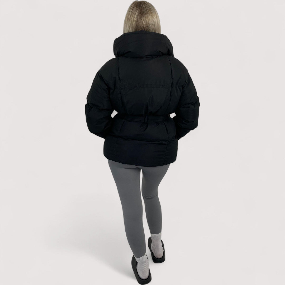 Elora™ | Chaqueta corta acolchada con bolsillo en la cintura