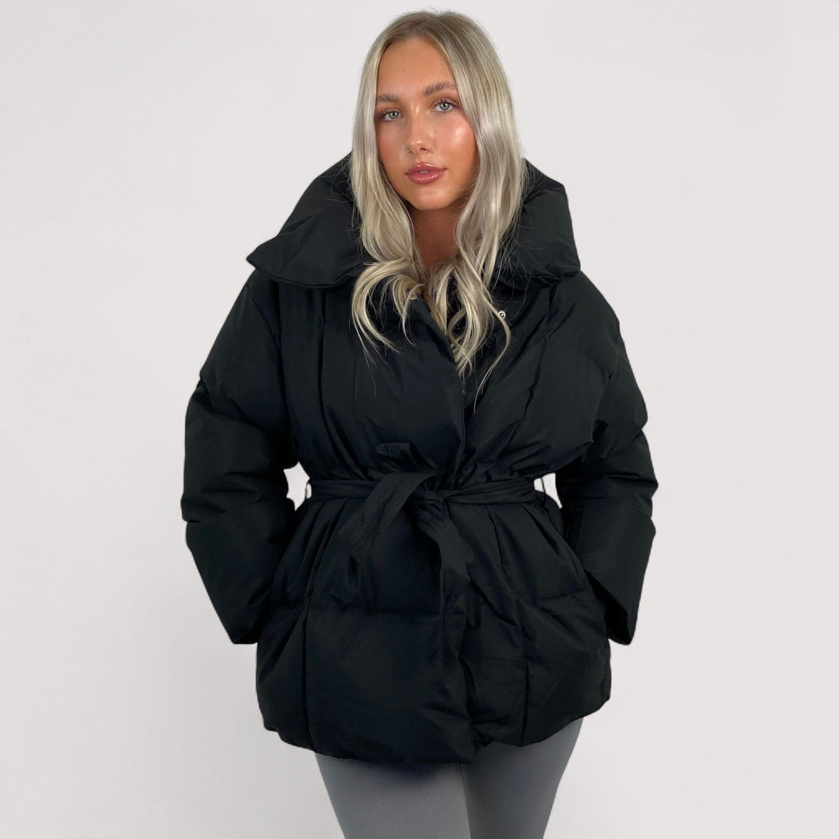 Elora™ | Chaqueta corta acolchada con bolsillo en la cintura
