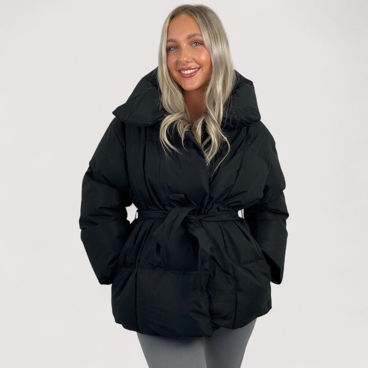 Elora™ | Chaqueta corta acolchada con bolsillo en la cintura