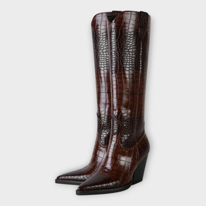 Zapatos con motivo de cocodrilo y tacón elegante