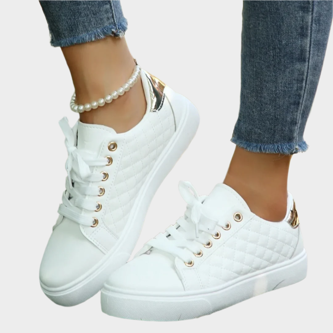 Zapatillas deportivas modernas con detalles en tejido acolchado