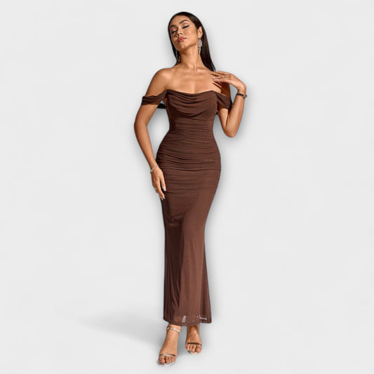 Ione - Vestido ajustado con hombros al descubierto y fruncidos