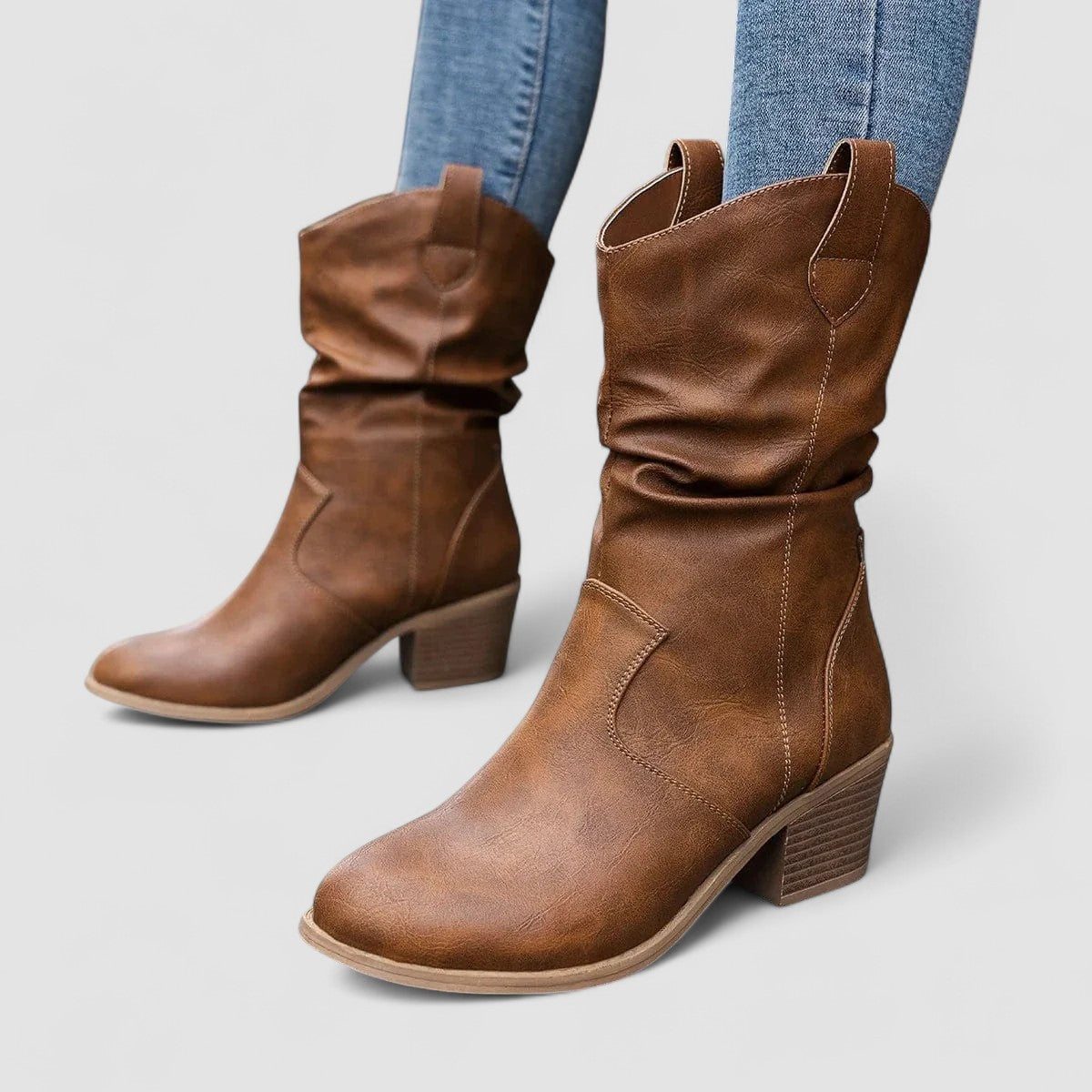 Leonor™ | Botas de Tacón Caídas