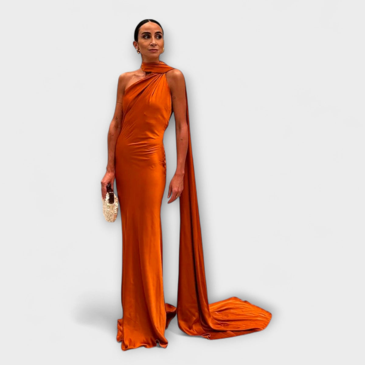 Vestido maxi chic con hombros al descubierto y lazo al cuello