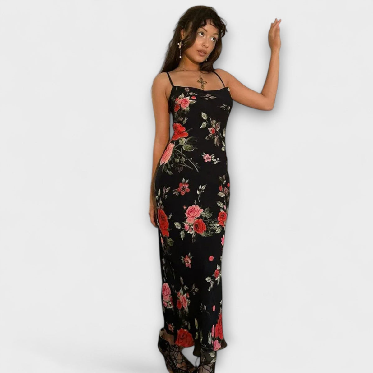 Vestido corto bodycon con motivo floral y tirantes