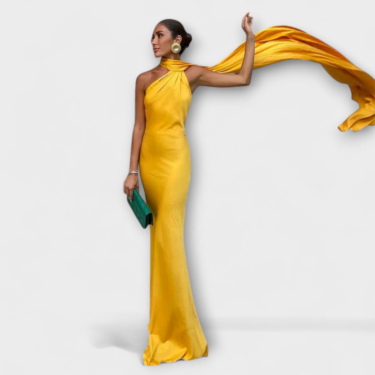 Vestido maxi chic con hombros al descubierto y lazo al cuello