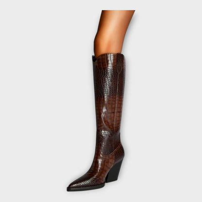 Zapatos con motivo de cocodrilo y tacón elegante