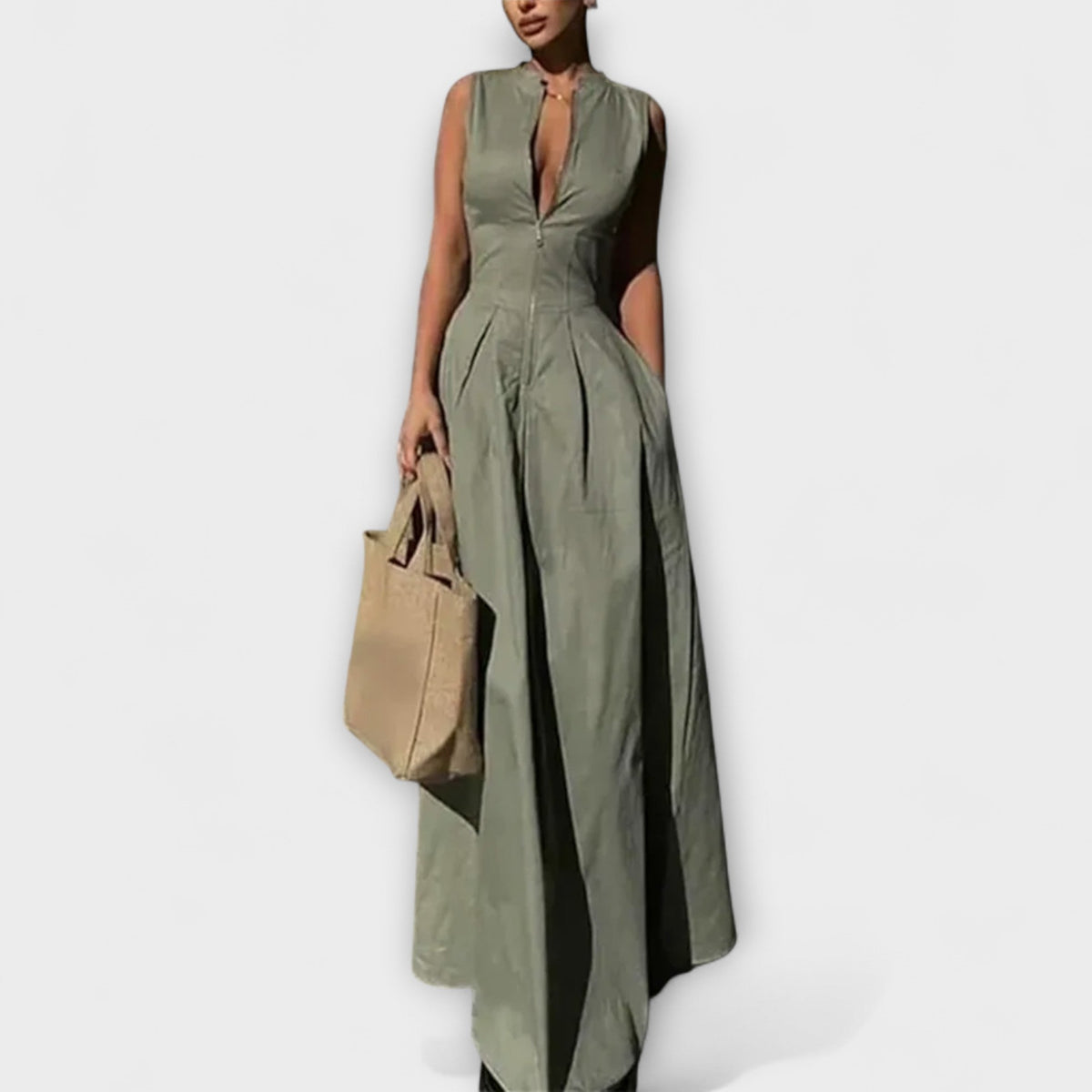 Vestido corto sin mangas con pliegues y corte ajustado midi