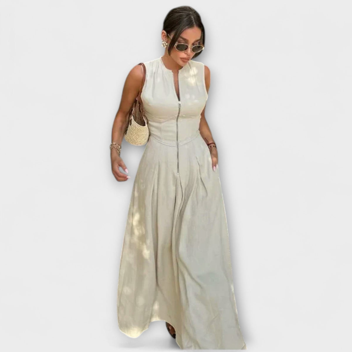 Vestido corto sin mangas con pliegues y corte ajustado midi