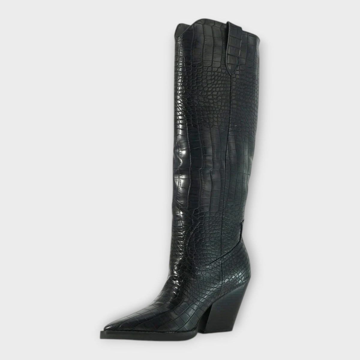 Zapatos con motivo de cocodrilo y tacón elegante