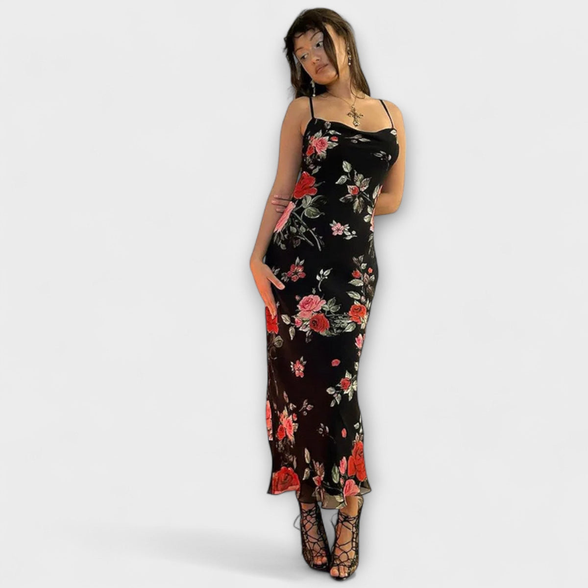 Vestido corto bodycon con motivo floral y tirantes