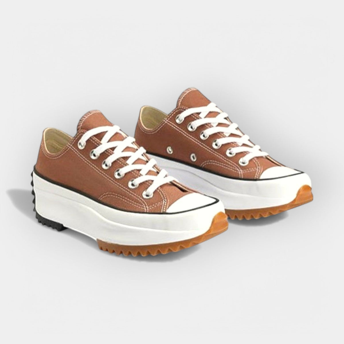 Zapatillas deportivas modernas con suela gruesa