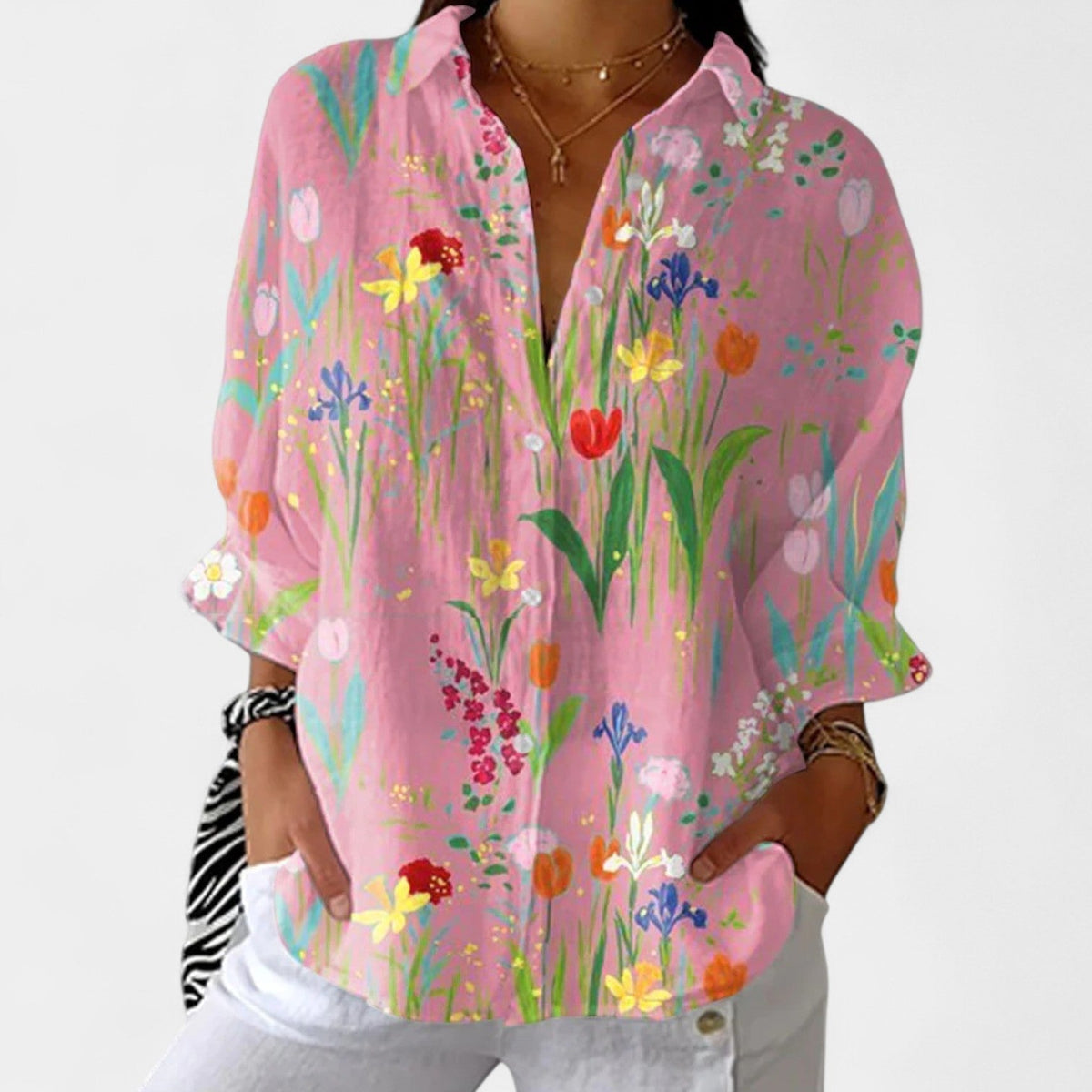 Nika – Blusa de verano con un motivo vibrante