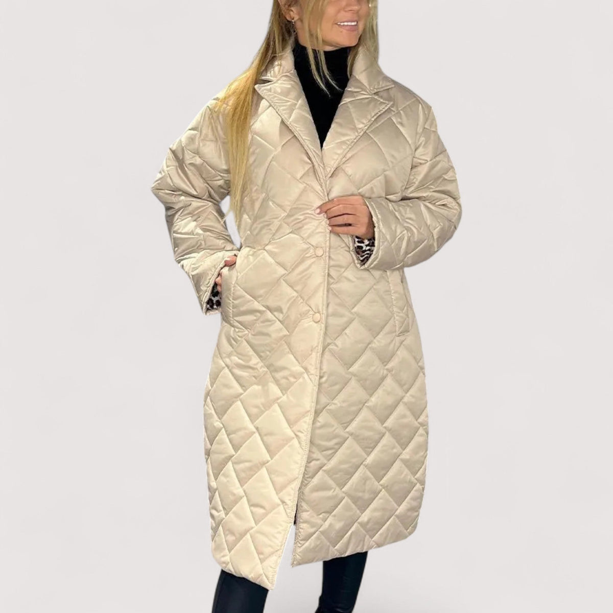 Ofira™ | Chaqueta reversible acolchada con forro de leopardo