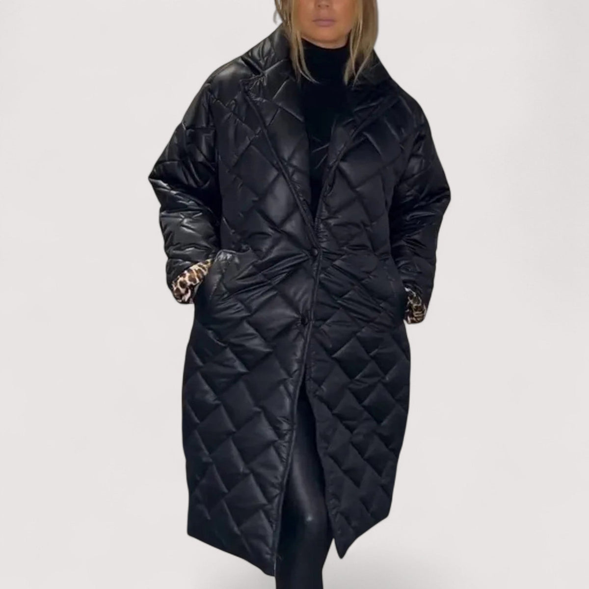Ofira™ | Chaqueta reversible acolchada con forro de leopardo