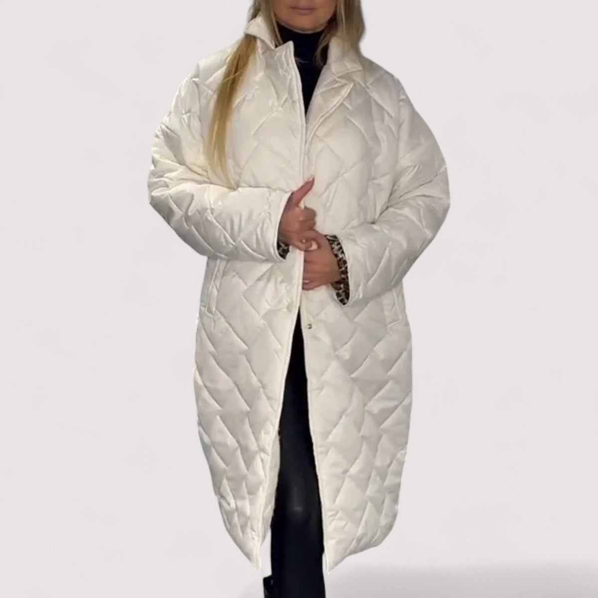 Ofira™ | Chaqueta reversible acolchada con forro de leopardo