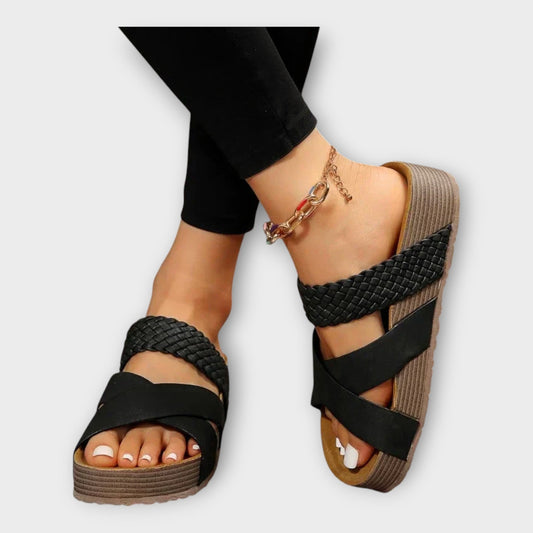 Sandalias con Plataforma y Detalles Trenzados y Amplias Correas