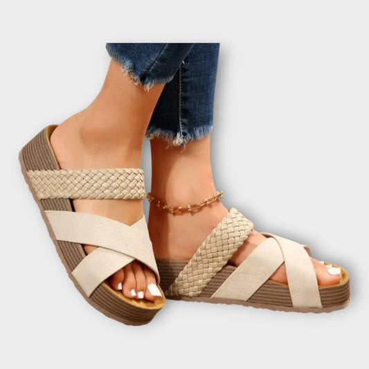 Sandalias con Plataforma y Detalles Trenzados y Amplias Correas