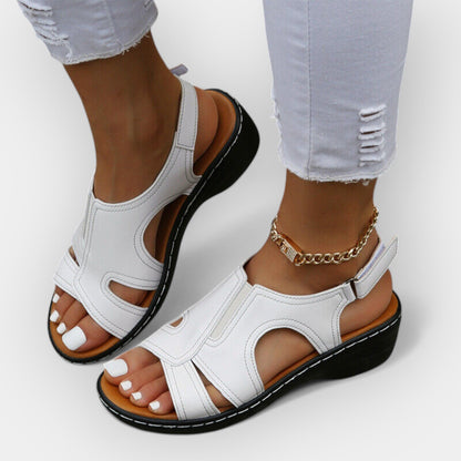 Sandalias de piel elegantes
